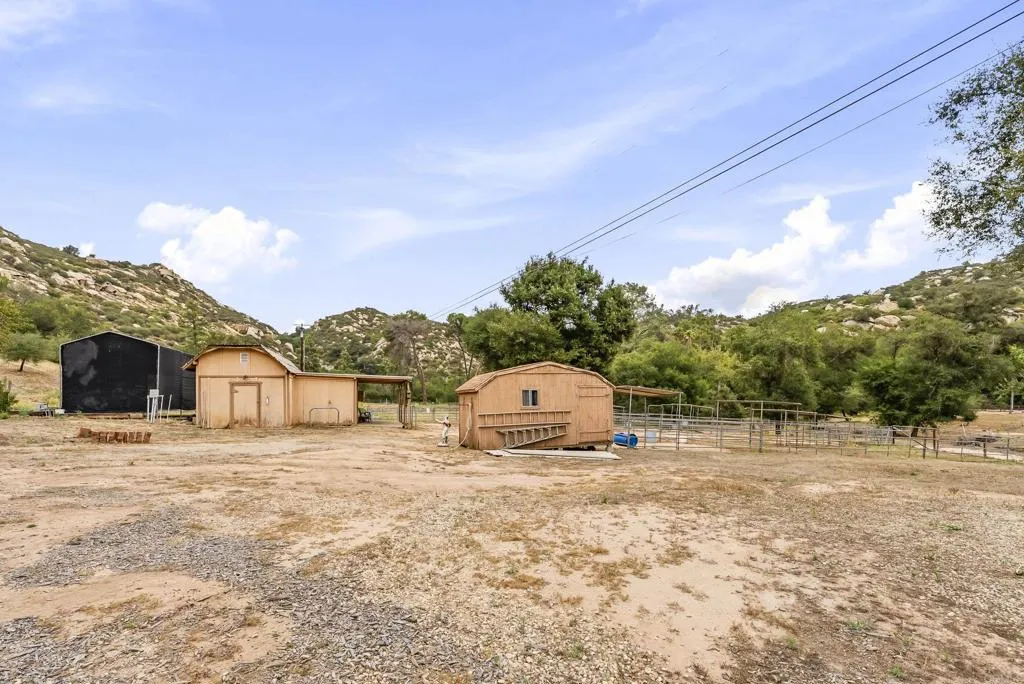https://cdn.realtyfeed.com/cdn/127/306734867/9f997f6728e13bd1ce7f17615a17fa8a.webp