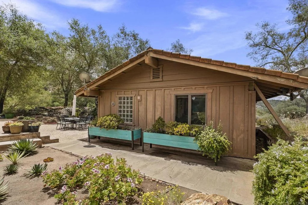 https://cdn.realtyfeed.com/cdn/127/306734867/be93407c535b8dc7125f9fae767da356.webp