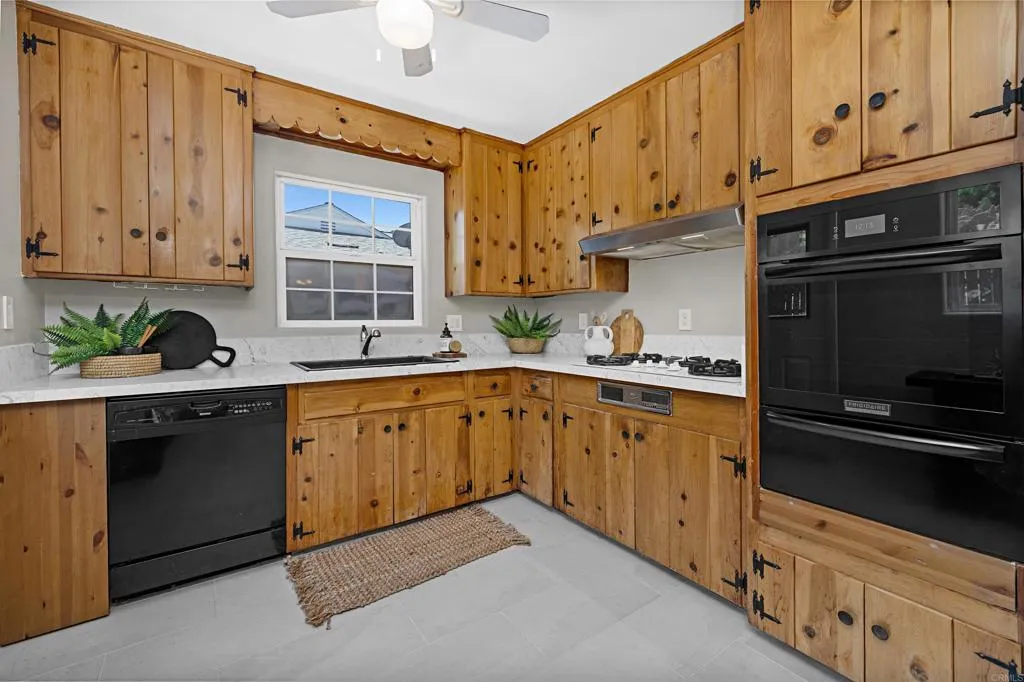 https://cdn.realtyfeed.com/cdn/127/306734882/06516654c38763067f484a7cd21965a7.webp