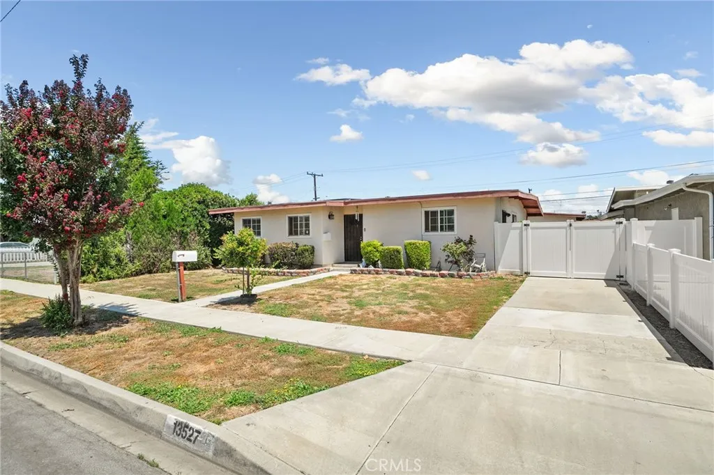 Whittier, CA 90605