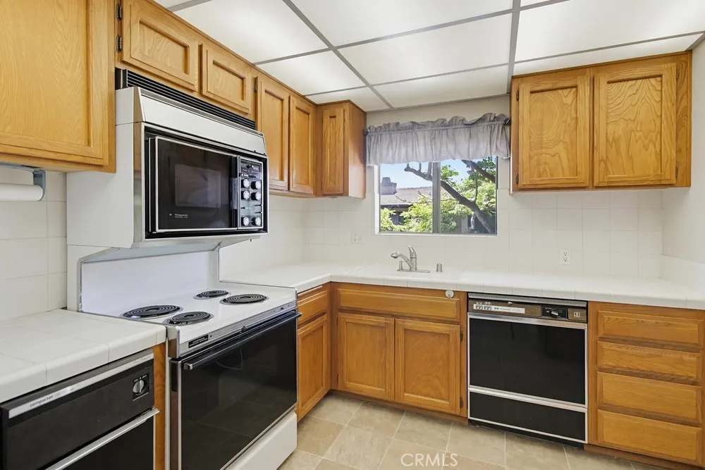 https://cdn.realtyfeed.com/cdn/127/306734923/3b61c90d750fb463a4dd5ce314884122.webp