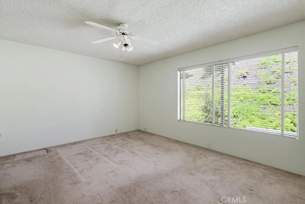 https://cdn.realtyfeed.com/cdn/127/306734923/e2cb764a3ed9274a6d89b61827f67a5f.webp