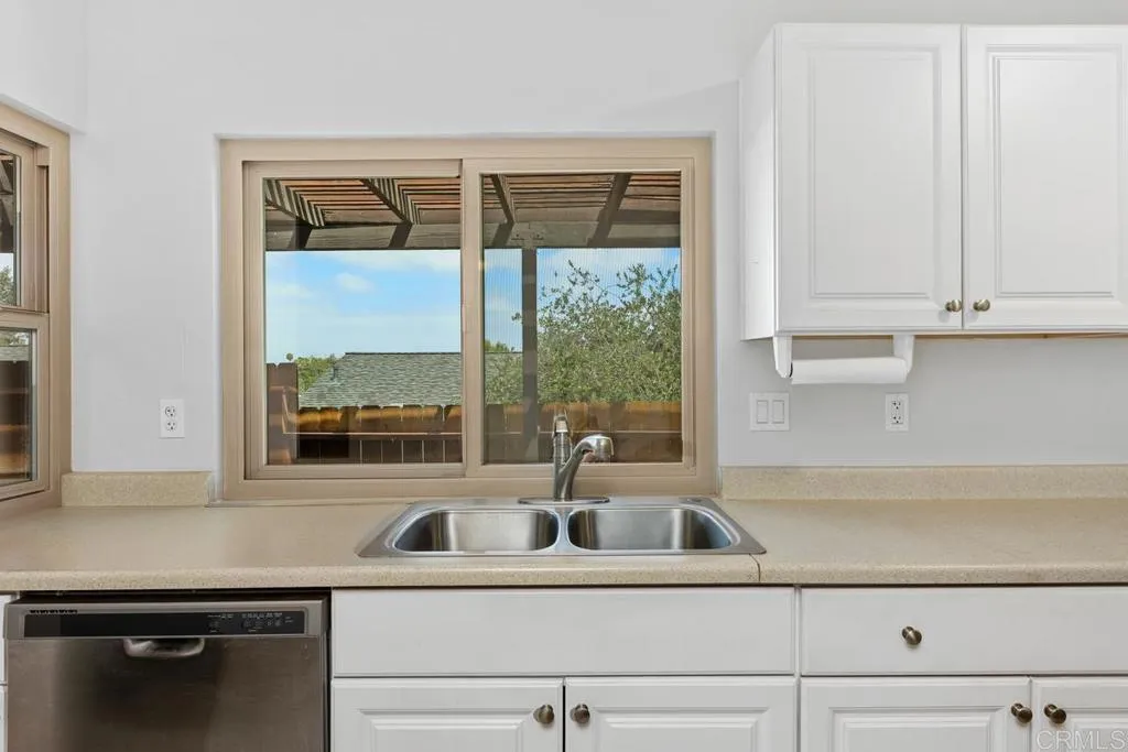 https://cdn.realtyfeed.com/cdn/127/306734939/203811c3b0ae69d13497c78808e454cc.webp