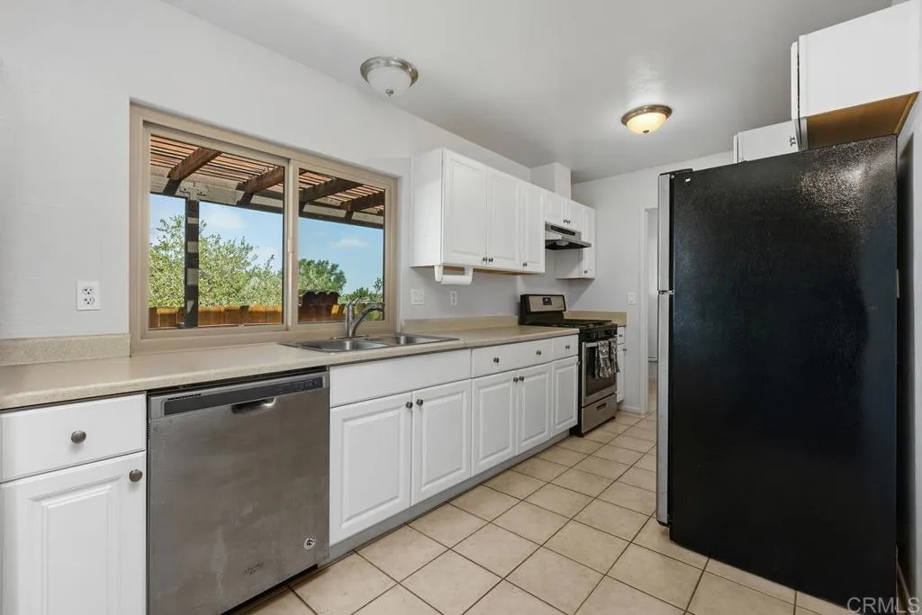 https://cdn.realtyfeed.com/cdn/127/306734939/36c7a1536ced5249bf5fb129b2ae6d85.webp