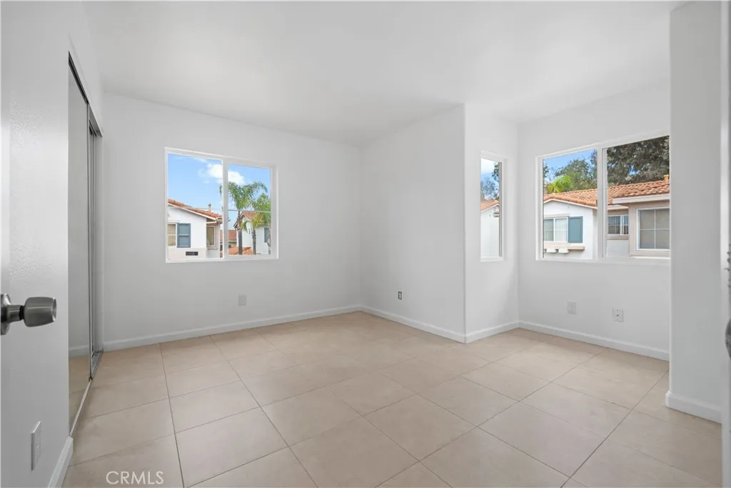 https://cdn.realtyfeed.com/cdn/127/306734990/166aafedb9c22ed7e125e91567d4440c.webp