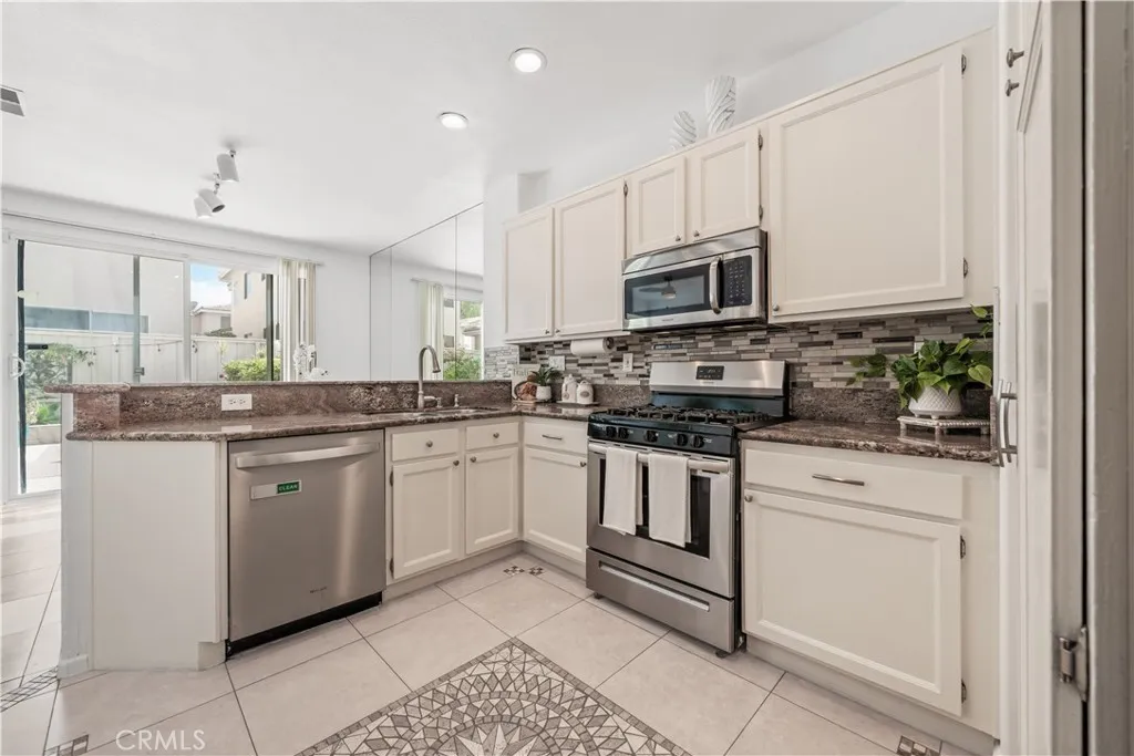 https://cdn.realtyfeed.com/cdn/127/306734990/44a3d0d69acf7ca67e382a80b89b510e.webp