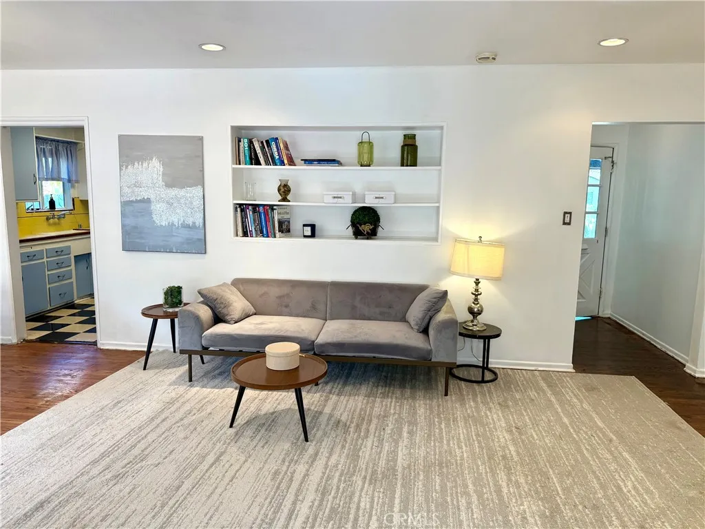 5425 Halbrent Avenue, Sherman Oaks, CA 91411 - Photo 4 of 27, Sherman Oaks, CA