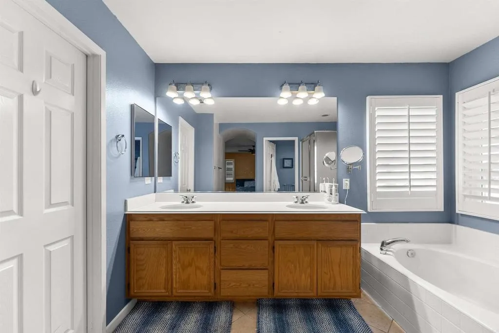 https://cdn.realtyfeed.com/cdn/127/306735092/09eb3676fbf2b94e31a657eed83df9bc.webp