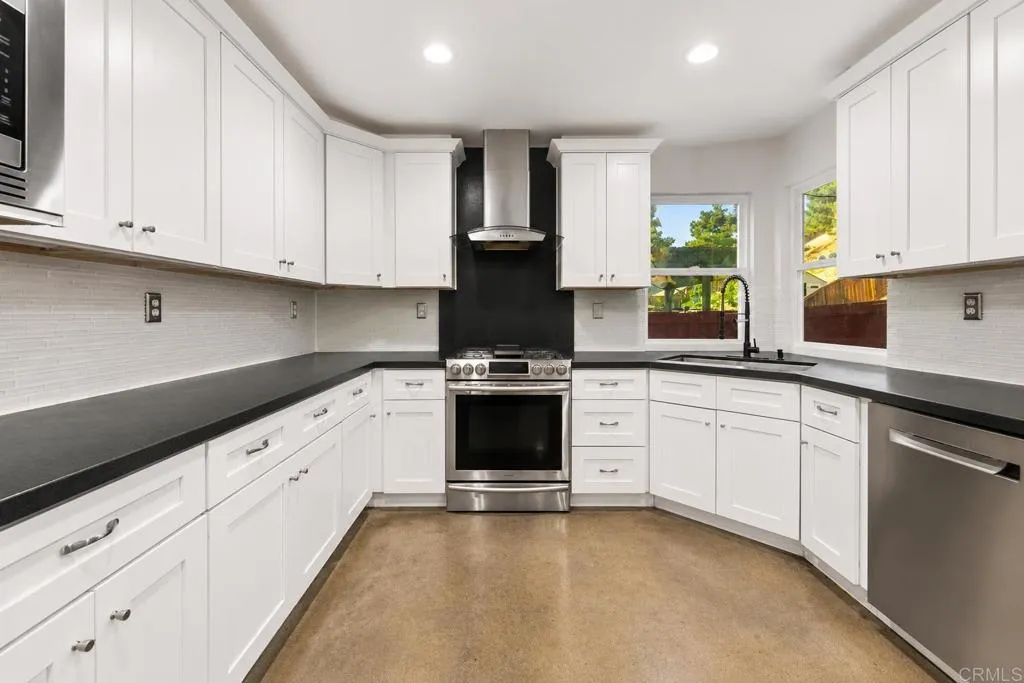 https://cdn.realtyfeed.com/cdn/127/306735092/6b2f471d95da1ea5545e6cf5940322af.webp
