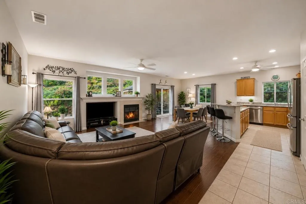 https://cdn.realtyfeed.com/cdn/127/306735095/4f780231671e97bf13f8d26e387fb81f.webp