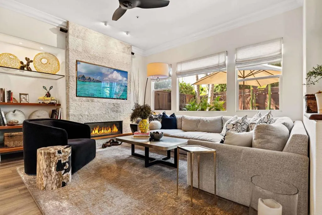 https://cdn.realtyfeed.com/cdn/127/306735136/0b6489b3ab21d4c05ae2331771cc2de0.webp