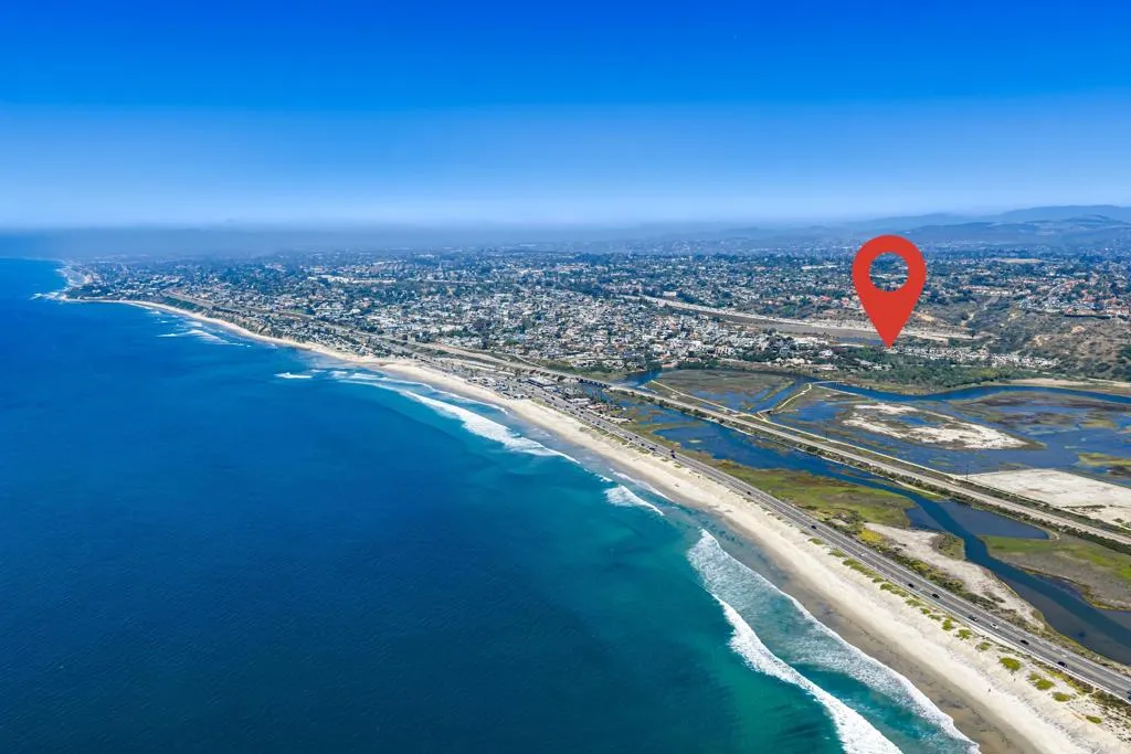 https://cdn.realtyfeed.com/cdn/127/306735136/40ff0954e5bd138566a0cc60d45be215.webp