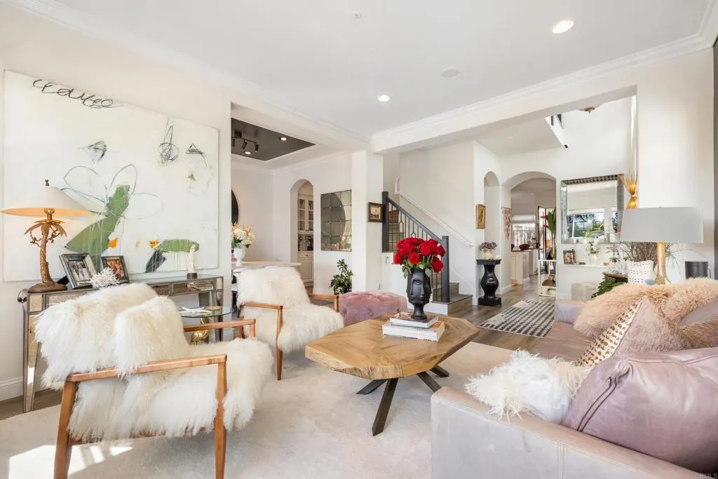 https://cdn.realtyfeed.com/cdn/127/306735136/6ff13e72ceded1419ce1c380afedaaed.webp