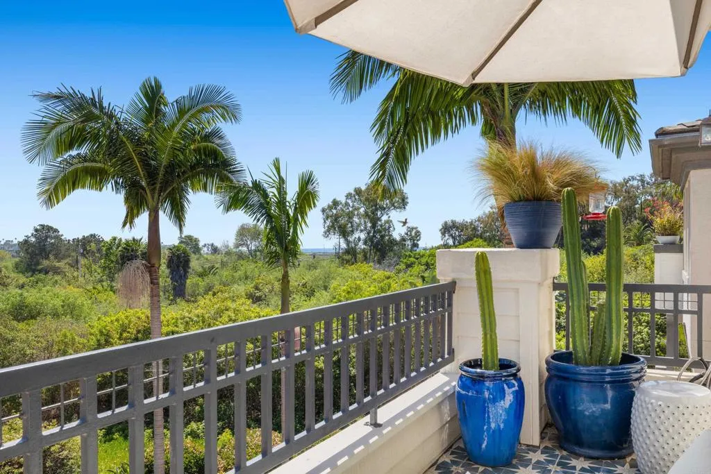 https://cdn.realtyfeed.com/cdn/127/306735136/833ae36f7935acbe3ad3d7b1c33d6d15.webp
