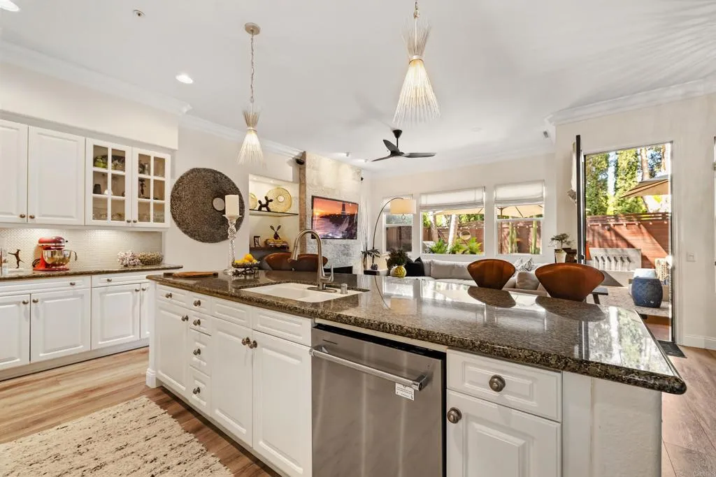 https://cdn.realtyfeed.com/cdn/127/306735136/9b94ff98ce3f41f4bebd26280f7619ff.webp