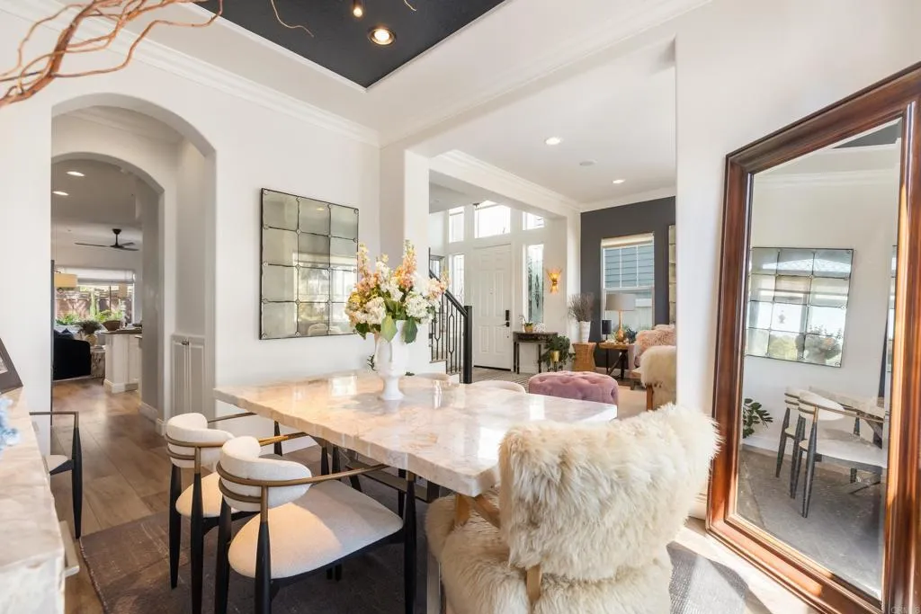 https://cdn.realtyfeed.com/cdn/127/306735136/bb54d8fc186300a57ec00215cc6e1739.webp