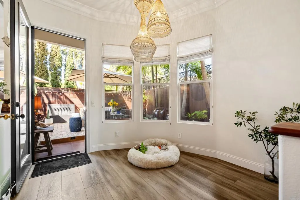 https://cdn.realtyfeed.com/cdn/127/306735136/cf3ad423ab769a8f0fd63245a203d9d1.webp