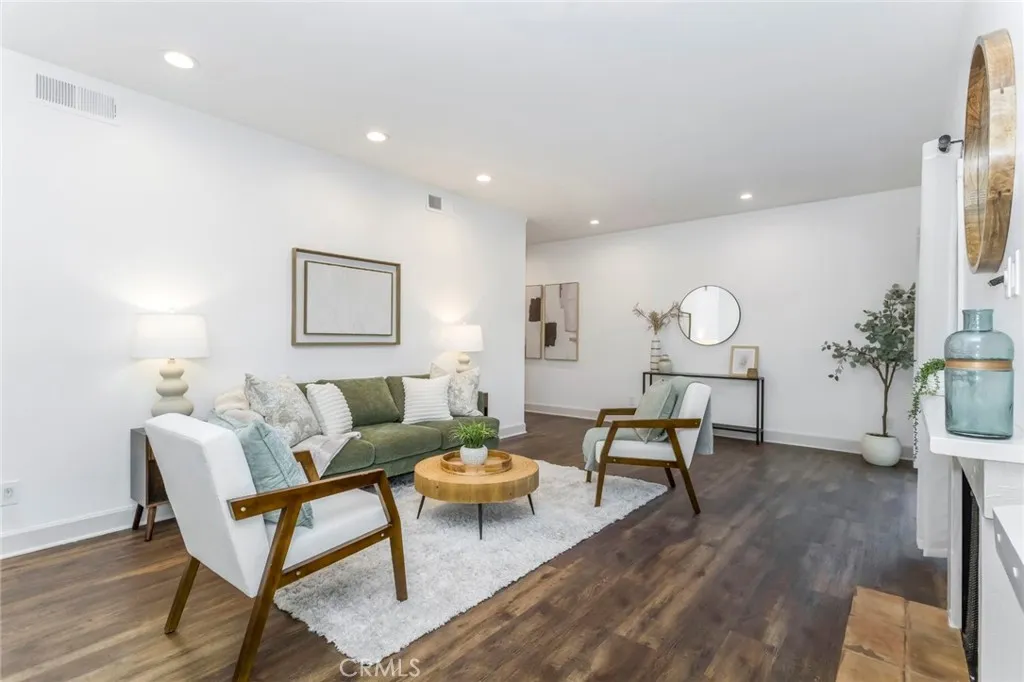 14050 Magnolia Boulevard, Sherman Oaks, CA 91423 - Photo 4 of 50, Sherman Oaks, CA