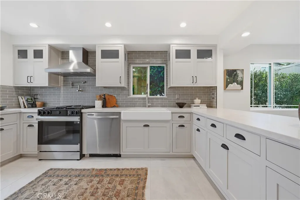 Costa Mesa, CA 92627