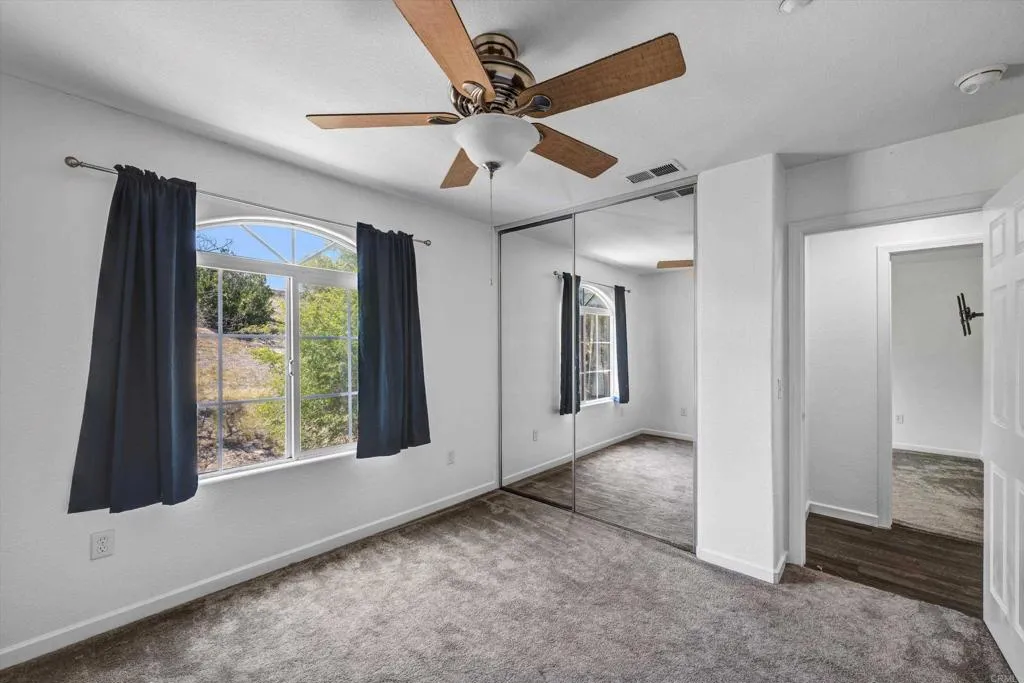 https://cdn.realtyfeed.com/cdn/127/306735199/0b3d2be77a71a9c0d772cc372d60c485.webp