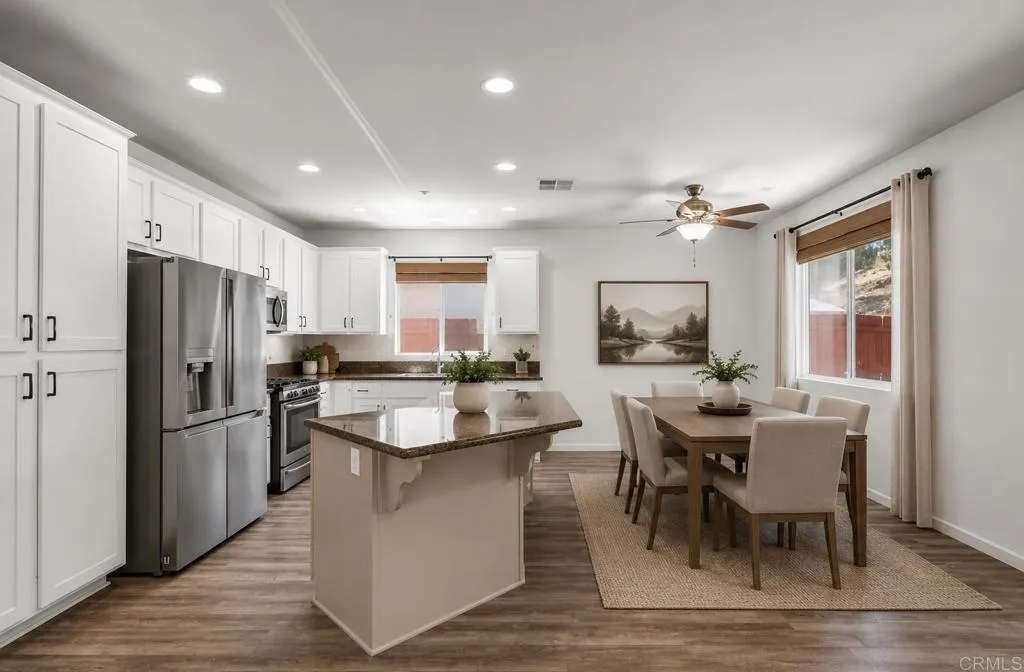 https://cdn.realtyfeed.com/cdn/127/306735199/d686335d6a81416a871979b5659472e3.webp
