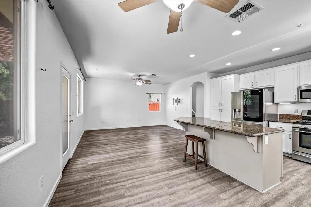 https://cdn.realtyfeed.com/cdn/127/306735199/dc24b02e27e5876ec340cdba96bb47fe.webp