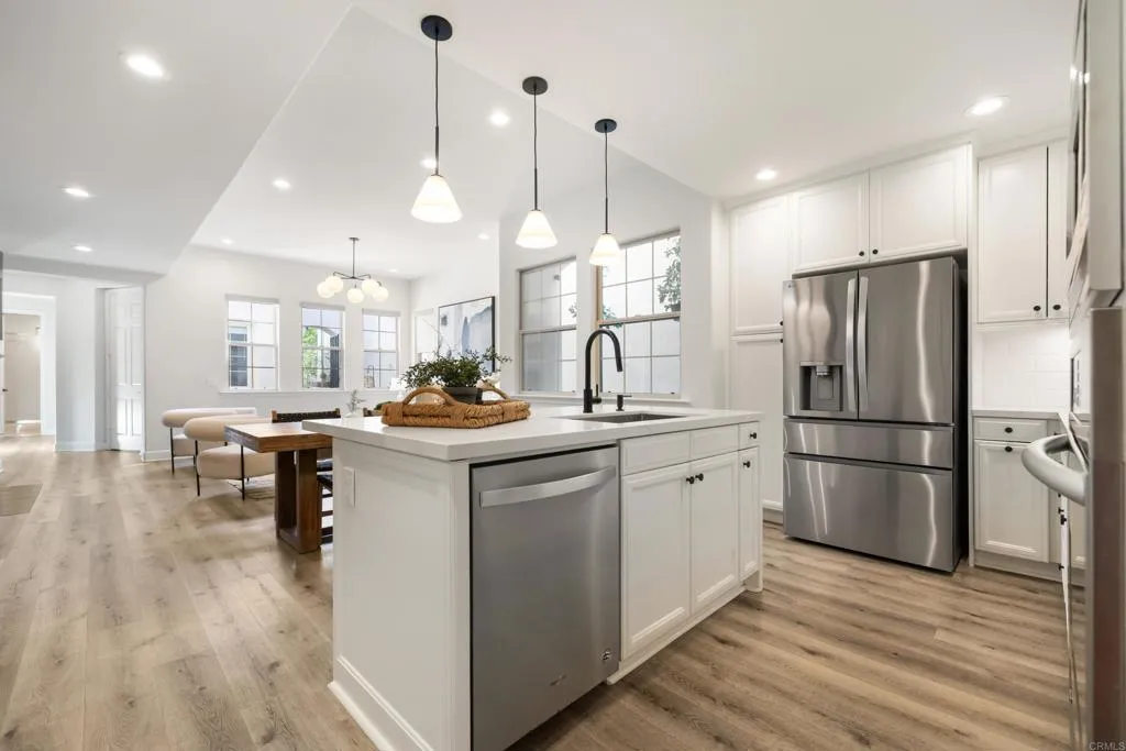 https://cdn.realtyfeed.com/cdn/127/306735218/0c0294d61a10a4ad00d243da67f81659.webp