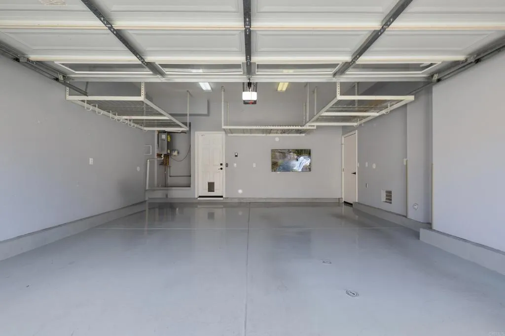https://cdn.realtyfeed.com/cdn/127/306735218/14eca016f5cd676910e2b7da2cbd8704.webp
