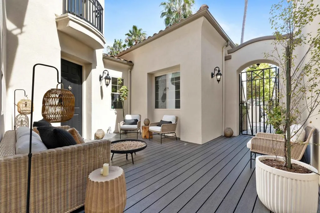 https://cdn.realtyfeed.com/cdn/127/306735218/4cbbdc9fb453469d4b78811875c7fa6a.webp