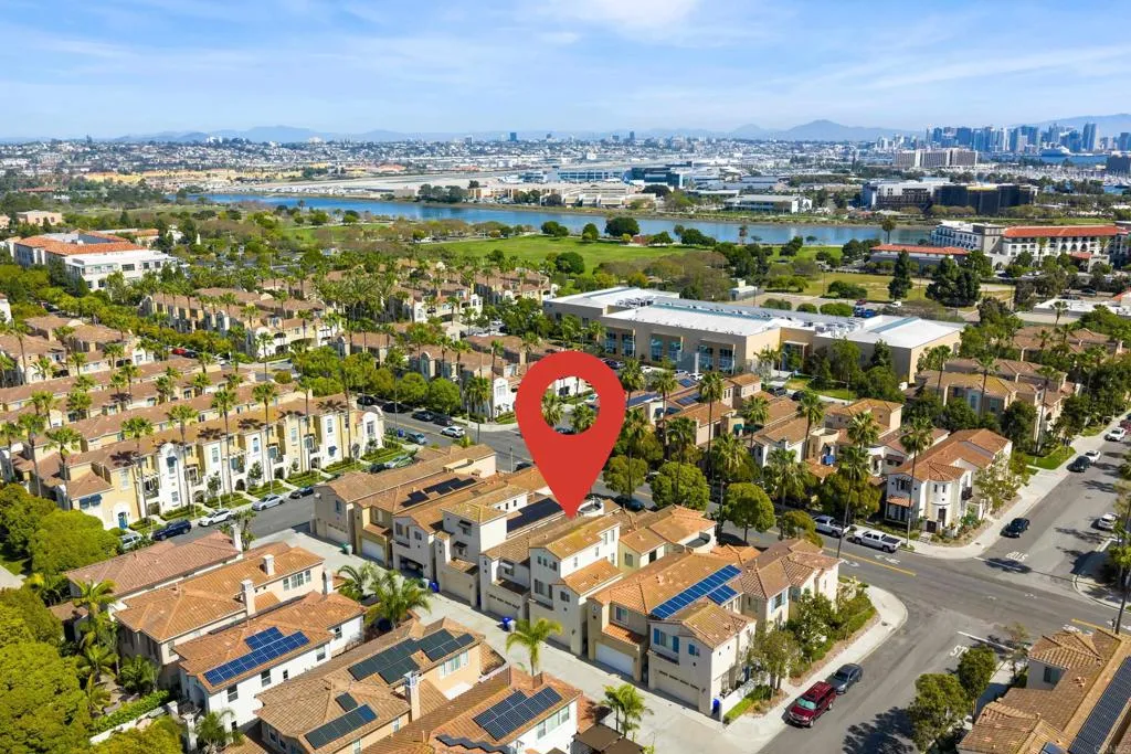 https://cdn.realtyfeed.com/cdn/127/306735218/6ed9355c7b3830e13ca2c9e60ecf9a97.webp