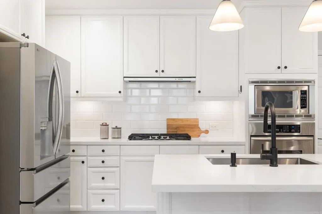 https://cdn.realtyfeed.com/cdn/127/306735218/82e3dd8c2335cd38b8fde9b98c174c19.webp