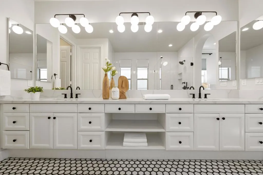 https://cdn.realtyfeed.com/cdn/127/306735218/958dfd005cb822e8fe6af1e630e45312.webp