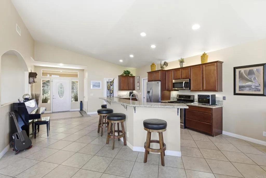 https://cdn.realtyfeed.com/cdn/127/306735228/8888831f4484c4e3bc9a6c93b0c7fdd0.webp
