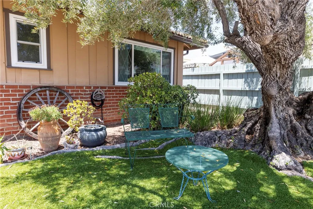 https://cdn.realtyfeed.com/cdn/127/306735230/4cee4de5026f2fdeeba43ffedca25d6d.webp