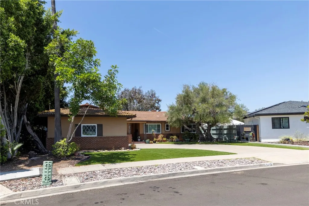 https://cdn.realtyfeed.com/cdn/127/306735230/577e563e787a5b81a9996363c629d4b9.webp