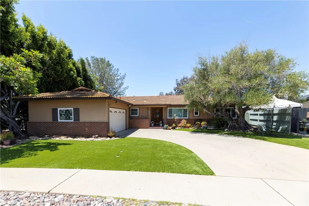 https://cdn.realtyfeed.com/cdn/127/306735230/5e3002e5cb1a1ffa3c72beddab3791d2.webp