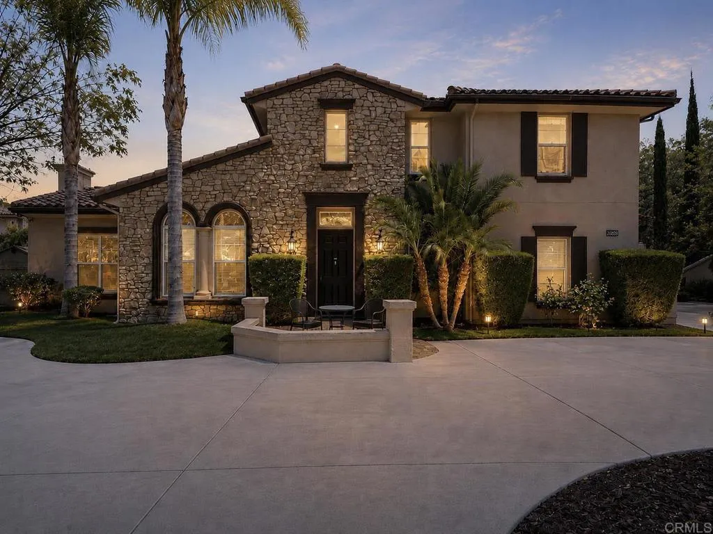 https://cdn.realtyfeed.com/cdn/127/306735272/0d3137f63dceddf475faef72dd728a33.webp