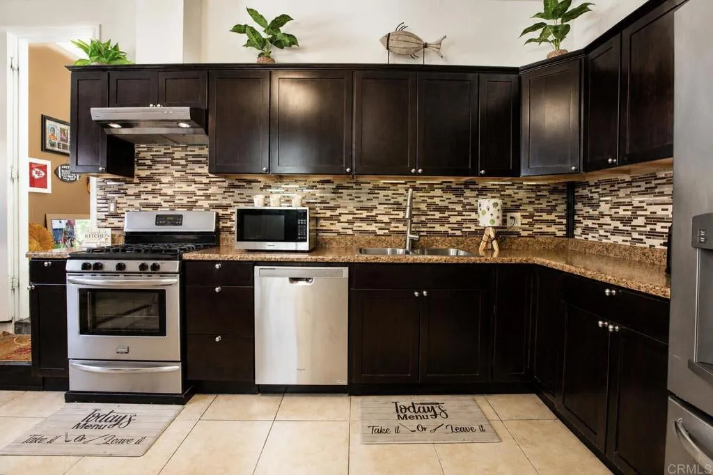 https://cdn.realtyfeed.com/cdn/127/306735272/26dc34b38274c1b93a0b3fbcd8fa8c6d.webp