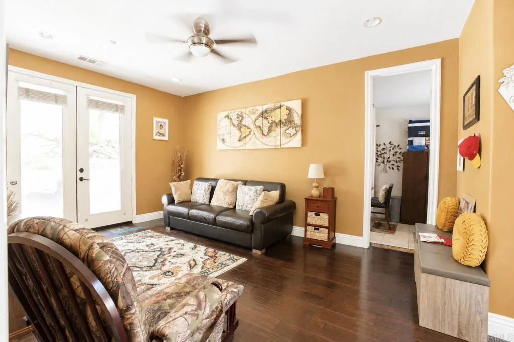 https://cdn.realtyfeed.com/cdn/127/306735272/3d2a13295086e94fb32a5c2a30a37e40.webp