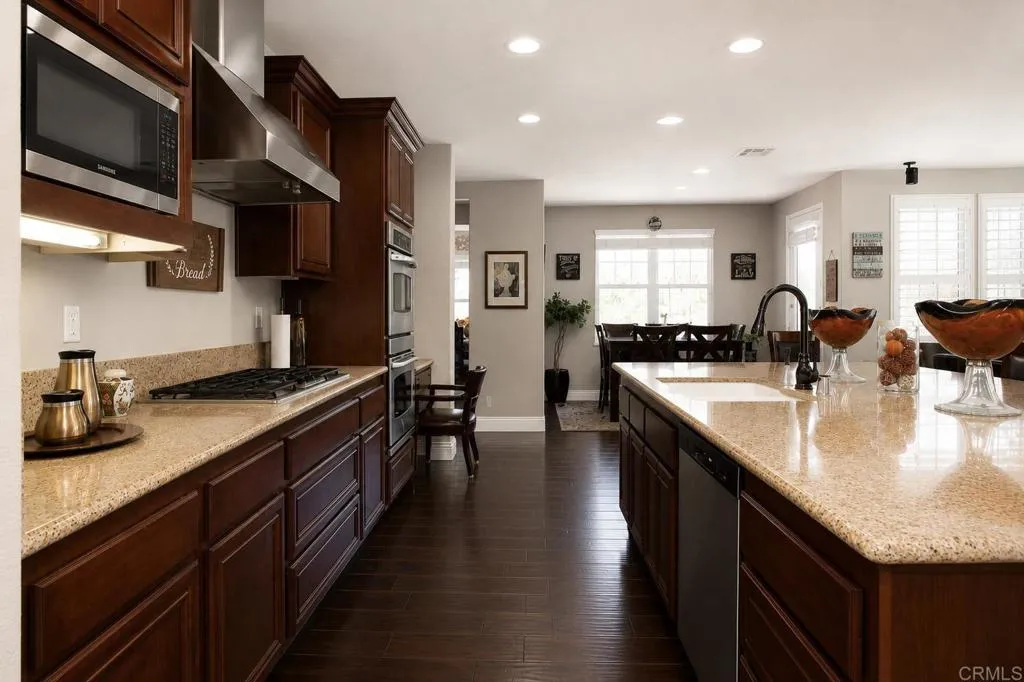 https://cdn.realtyfeed.com/cdn/127/306735272/42a165c369362f34e4598cc28b9f8c8b.webp