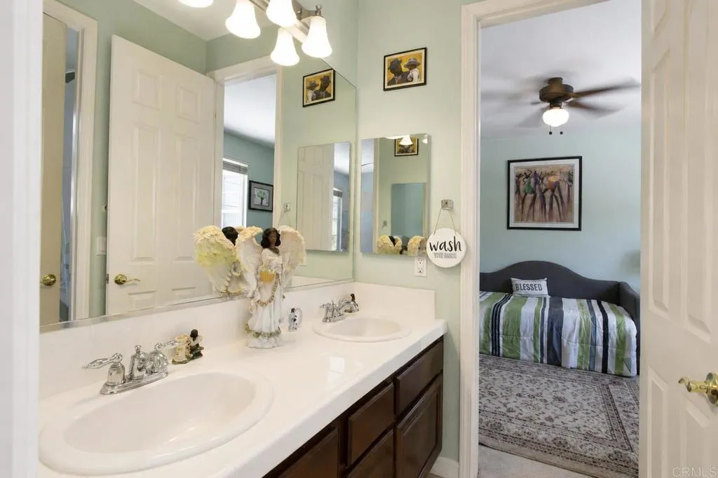 https://cdn.realtyfeed.com/cdn/127/306735272/52f66271af8cbb56e3792eae6652e6e4.webp