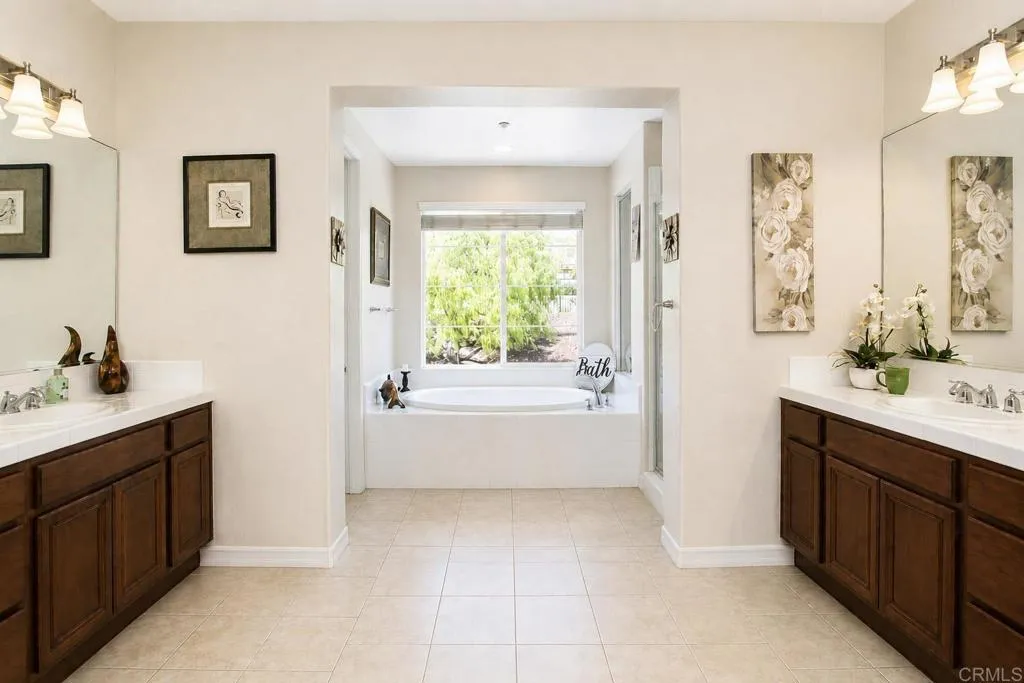 https://cdn.realtyfeed.com/cdn/127/306735272/6b6d483b9b7b4f4601c95581aff31385.webp
