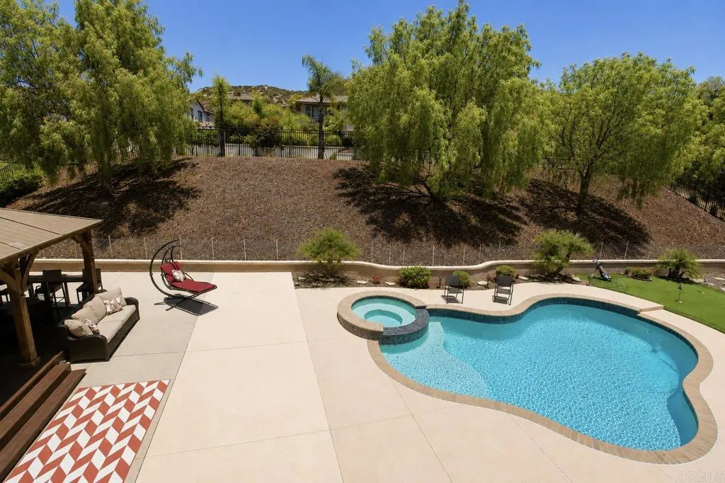 https://cdn.realtyfeed.com/cdn/127/306735272/84041e709201e9ef1d09e6947d72bd75.webp