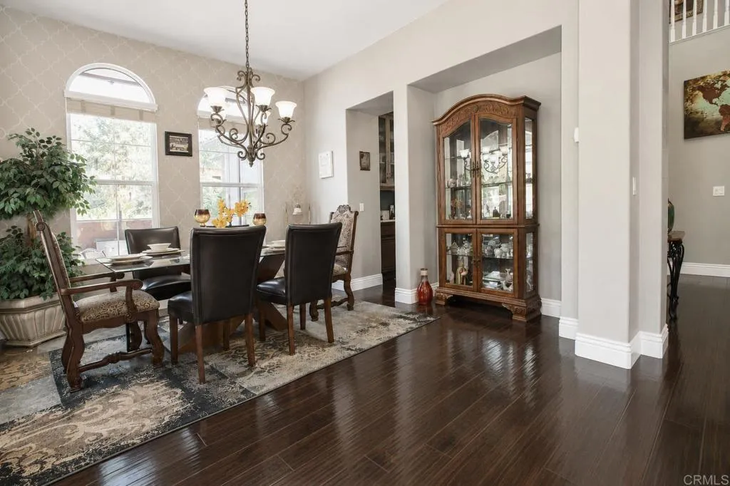 https://cdn.realtyfeed.com/cdn/127/306735272/c4ef22184f811bc5506bbd624236e1f0.webp
