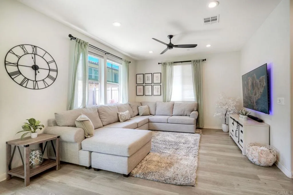 https://cdn.realtyfeed.com/cdn/127/306735275/a95f716b8cfa84c4fb2e780edcd6caf1.webp