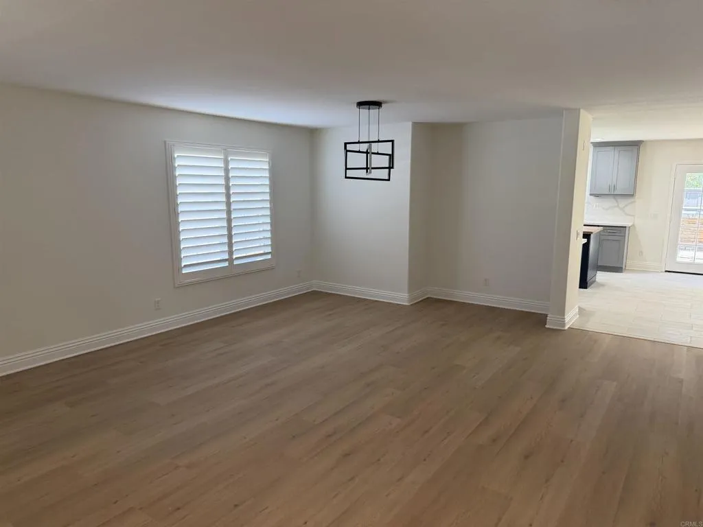 https://cdn.realtyfeed.com/cdn/127/306735319/6dccf3e85a444b9a3ab640408f05880c.webp