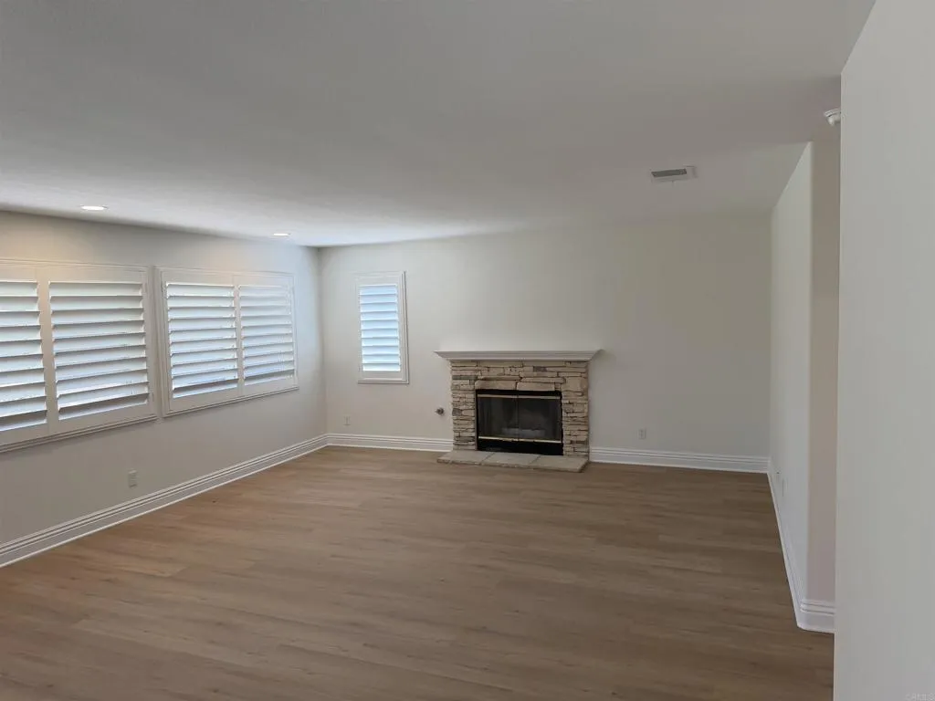 https://cdn.realtyfeed.com/cdn/127/306735319/721fdeb7221858955845aff08de01643.webp