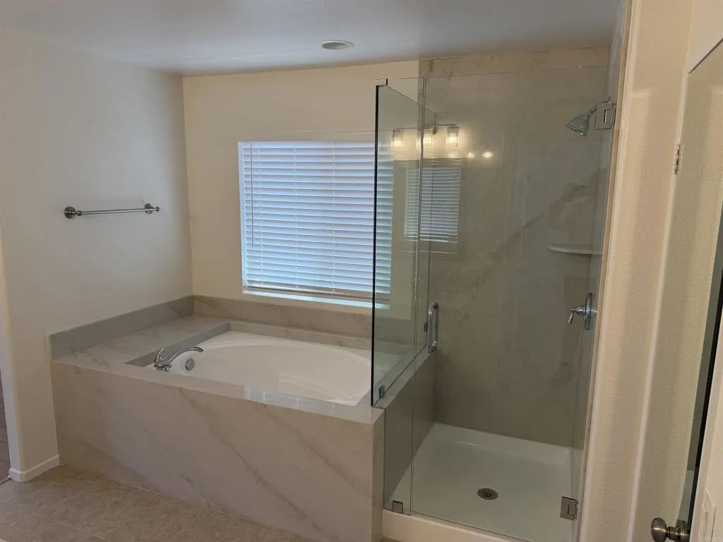 https://cdn.realtyfeed.com/cdn/127/306735319/b2ac52ec77f590bbc415a772e600c78d.webp