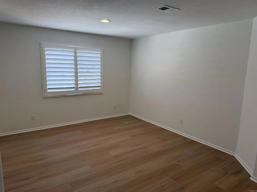 https://cdn.realtyfeed.com/cdn/127/306735319/e591e25910b1a7094381aa998a308ffa.webp