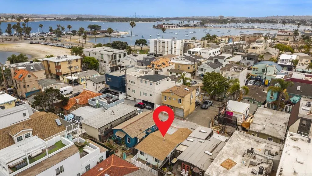 https://cdn.realtyfeed.com/cdn/127/306735323/0ff7a7a9416178043b4f0a4f2e5bb59a.webp